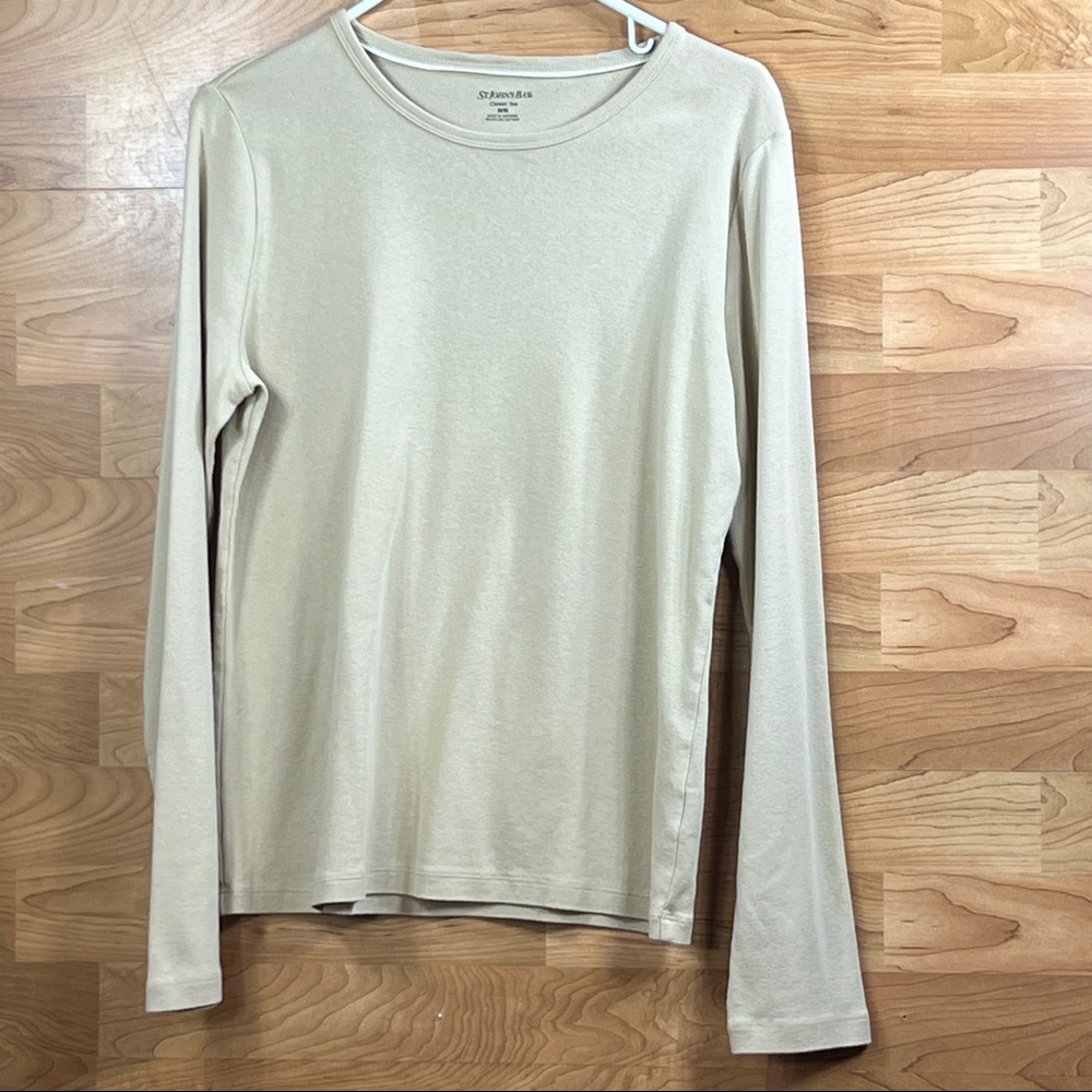 St. John’s Bay Classic Tee Size Medium Tan Color with a Crewneck & Long …